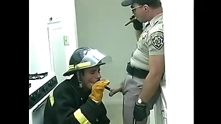Gay fireman sucks cock of flatfoot throe he returns the favor