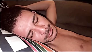 O sonho pode se tornar realidade, sonhou e o homem sonhado veio mamar sua pica até jorrar jatos de leite.